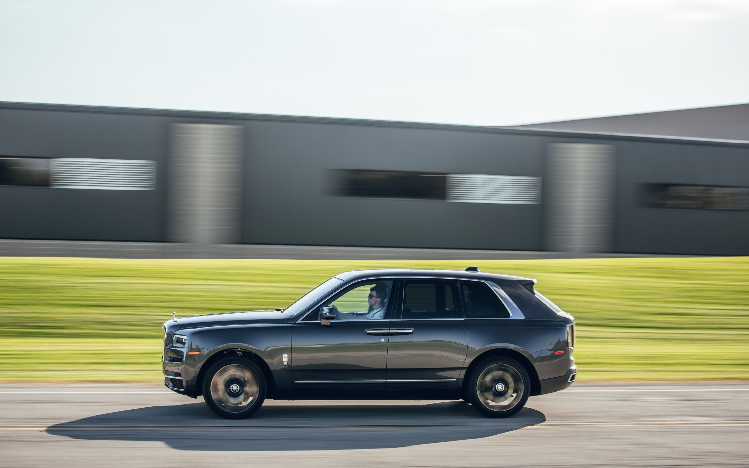Comparison Rolls Royce Cullinan 2019 Vs Bmw X7 Iperformance 2019